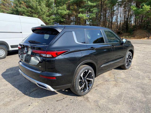 new 2024 Mitsubishi Outlander car, priced at $35,233