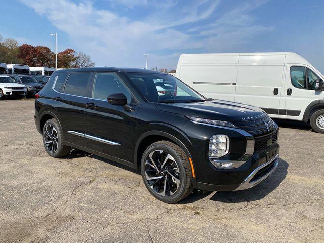 new 2024 Mitsubishi Outlander car, priced at $35,233