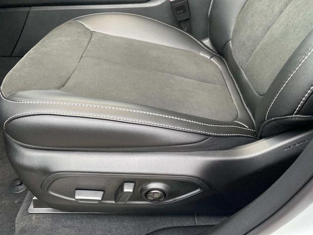 new 2025 Jeep Grand Cherokee car, priced at $46,135