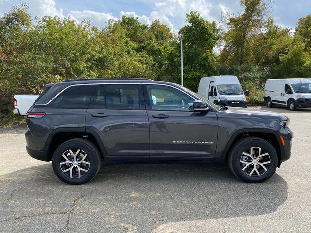 new 2025 Jeep Grand Cherokee car, priced at $49,810