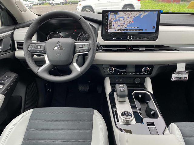 new 2025 Mitsubishi Outlander car, priced at $38,625