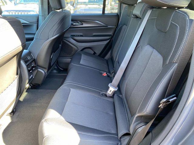 new 2025 Jeep Grand Cherokee car, priced at $43,220