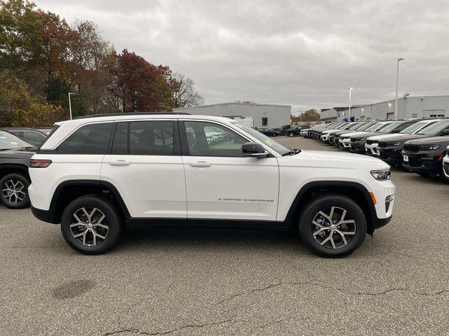 new 2025 Jeep Grand Cherokee car, priced at $47,165