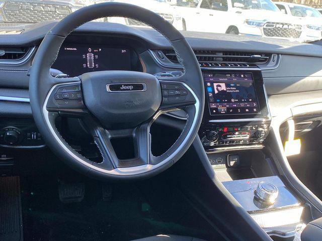 new 2025 Jeep Grand Cherokee car, priced at $43,220