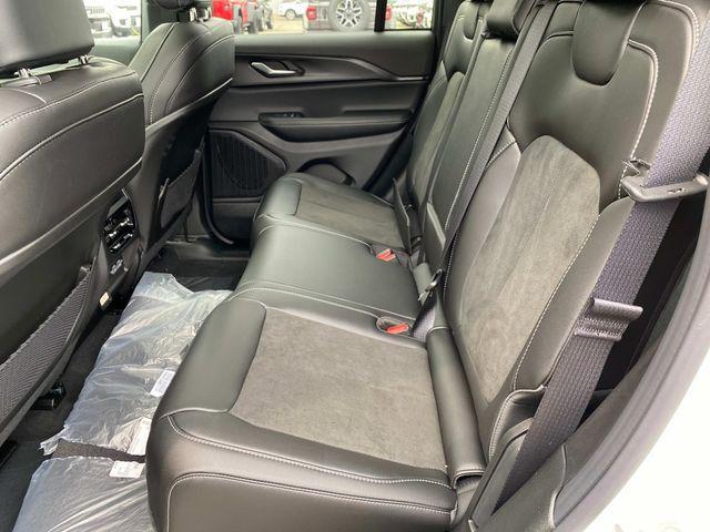 new 2025 Jeep Grand Cherokee car, priced at $45,530