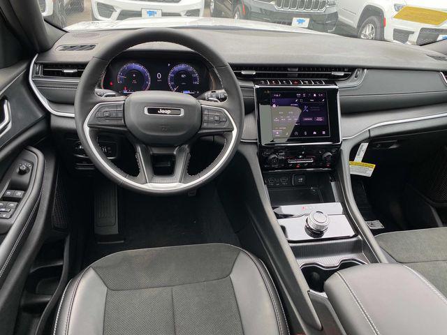 new 2025 Jeep Grand Cherokee car, priced at $45,530