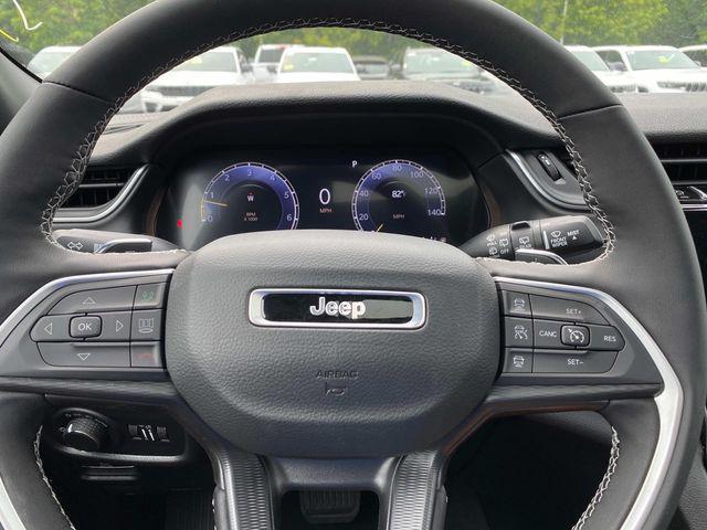 new 2025 Jeep Grand Cherokee car, priced at $45,530