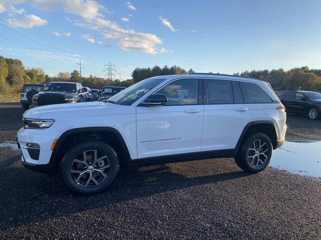 new 2025 Jeep Grand Cherokee car, priced at $47,165