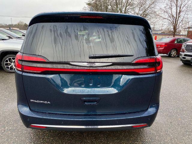 new 2025 Chrysler Pacifica car, priced at $44,640