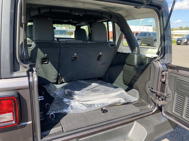 new 2025 Jeep Wrangler car, priced at $41,250