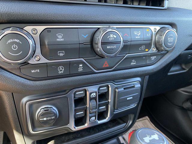 new 2025 Jeep Wrangler car, priced at $41,250