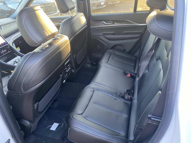 new 2025 Jeep Grand Cherokee car, priced at $49,890