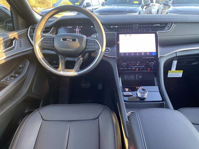 new 2025 Jeep Grand Cherokee car, priced at $49,890