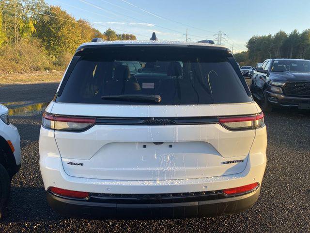 new 2025 Jeep Grand Cherokee car, priced at $49,890