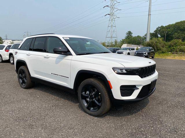 new 2025 Jeep Grand Cherokee car, priced at $45,530
