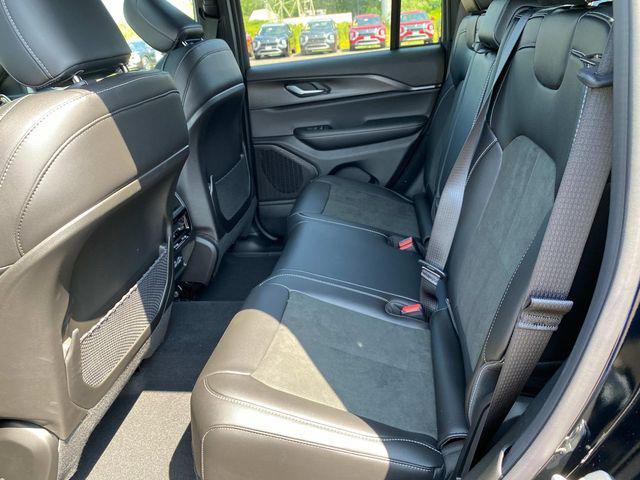new 2025 Jeep Grand Cherokee car, priced at $46,125
