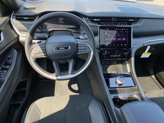 new 2025 Jeep Grand Cherokee car, priced at $46,125