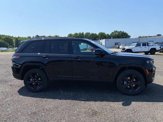 new 2025 Jeep Grand Cherokee car, priced at $46,125