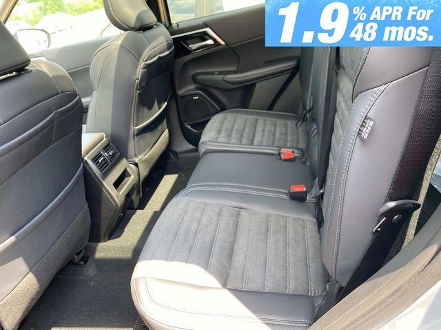 new 2025 Mitsubishi Outlander car, priced at $44,060