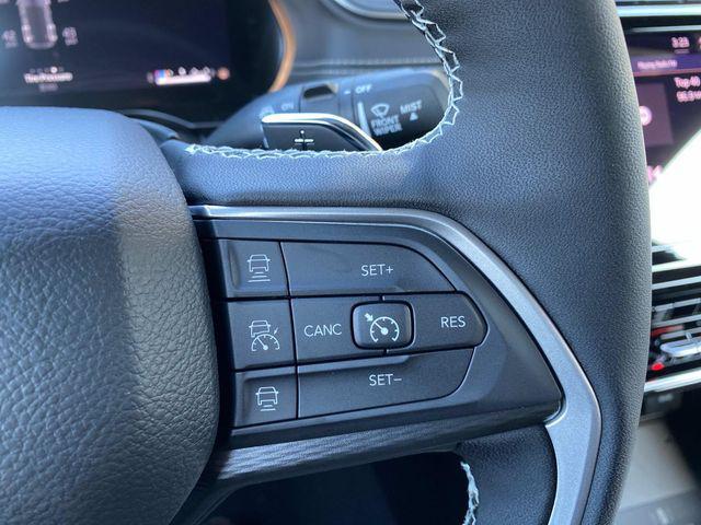 new 2025 Jeep Grand Cherokee car, priced at $43,220
