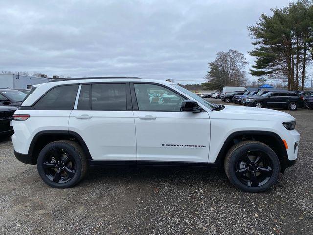 new 2025 Jeep Grand Cherokee car, priced at $47,580