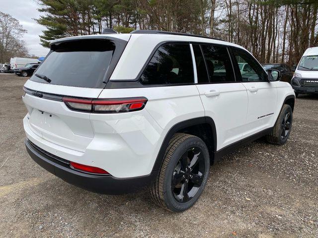 new 2025 Jeep Grand Cherokee car, priced at $47,580