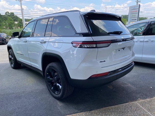 new 2025 Jeep Grand Cherokee car, priced at $45,530