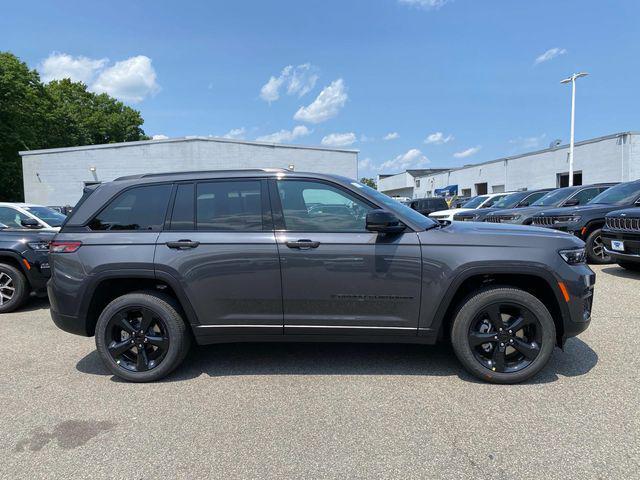 new 2025 Jeep Grand Cherokee car, priced at $48,375