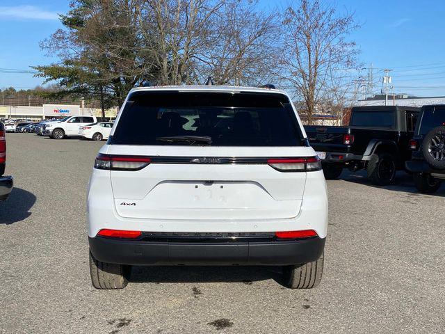 new 2025 Jeep Grand Cherokee car, priced at $47,580