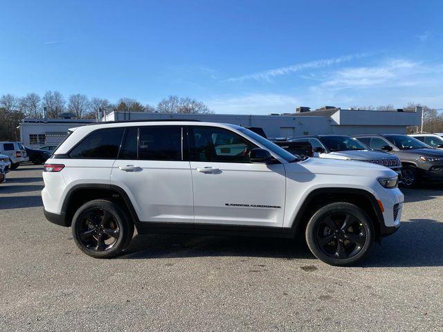 new 2025 Jeep Grand Cherokee car, priced at $47,580