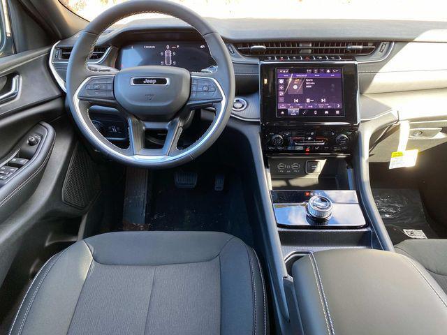 new 2025 Jeep Grand Cherokee car, priced at $43,220