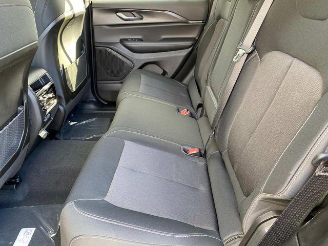 new 2025 Jeep Grand Cherokee car, priced at $43,220