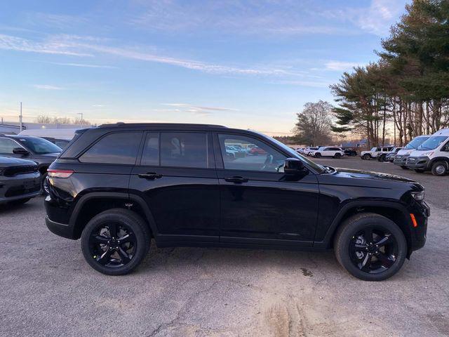 new 2025 Jeep Grand Cherokee car, priced at $48,175