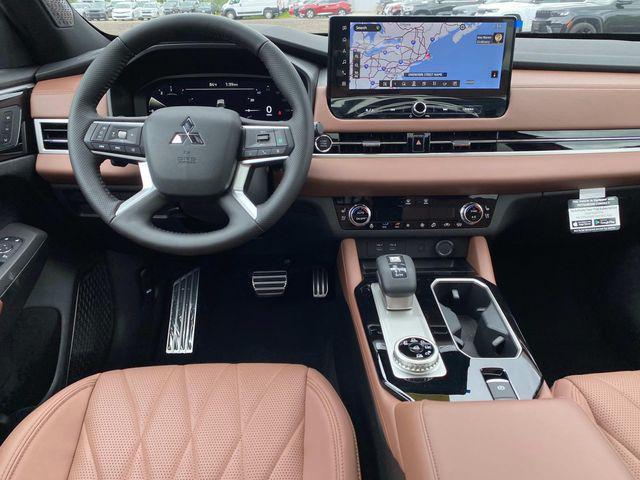 new 2025 Mitsubishi Outlander car, priced at $46,945
