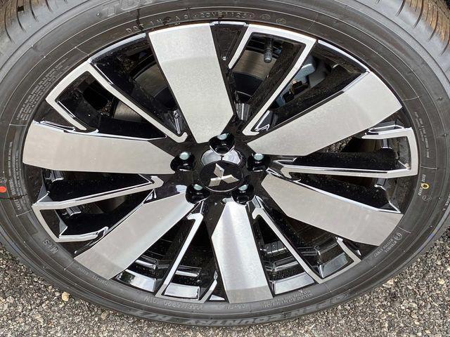 new 2025 Mitsubishi Outlander car, priced at $46,945