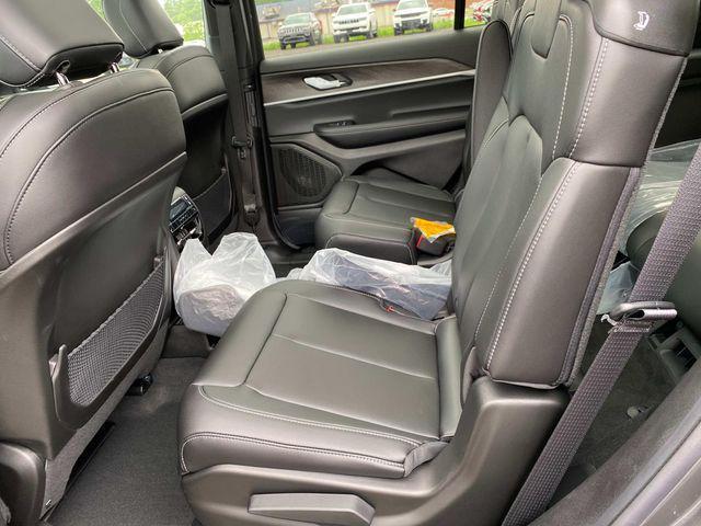 new 2025 Jeep Grand Cherokee L car, priced at $48,287