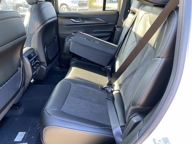 new 2025 Jeep Grand Cherokee car, priced at $46,135