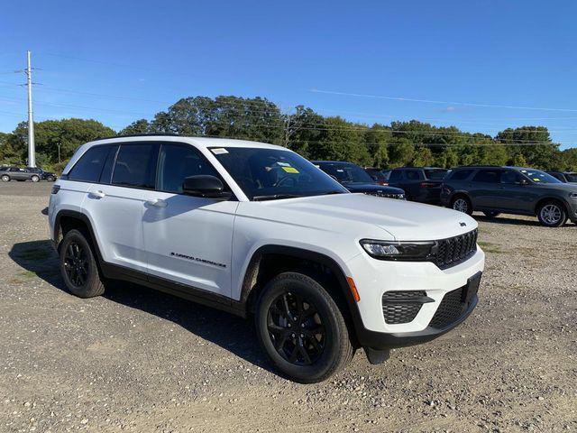 new 2025 Jeep Grand Cherokee car, priced at $46,135