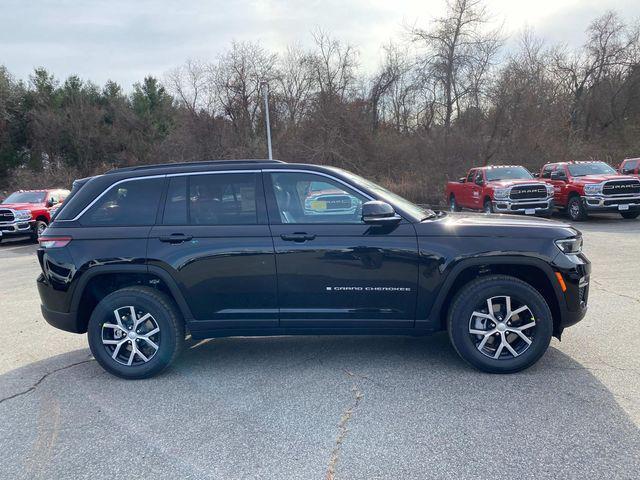 new 2025 Jeep Grand Cherokee car, priced at $49,810