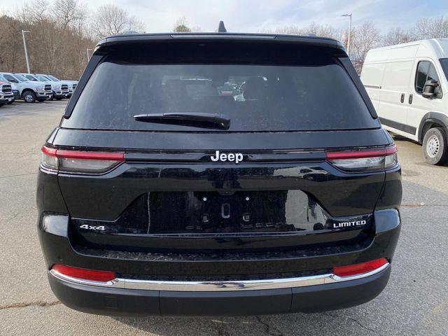 new 2025 Jeep Grand Cherokee car, priced at $49,810