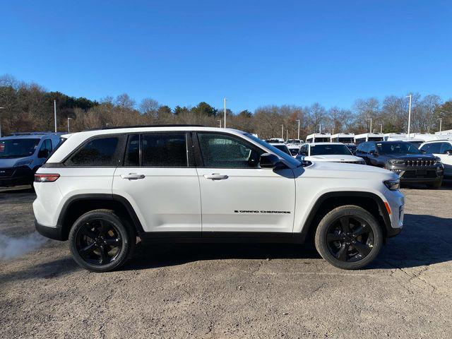 new 2025 Jeep Grand Cherokee car, priced at $47,580