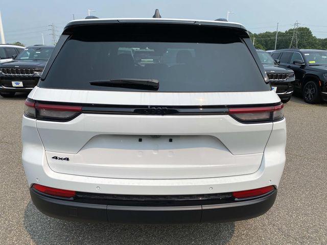 new 2025 Jeep Grand Cherokee car, priced at $45,530