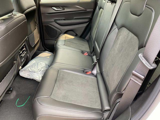 new 2025 Jeep Grand Cherokee car, priced at $45,530