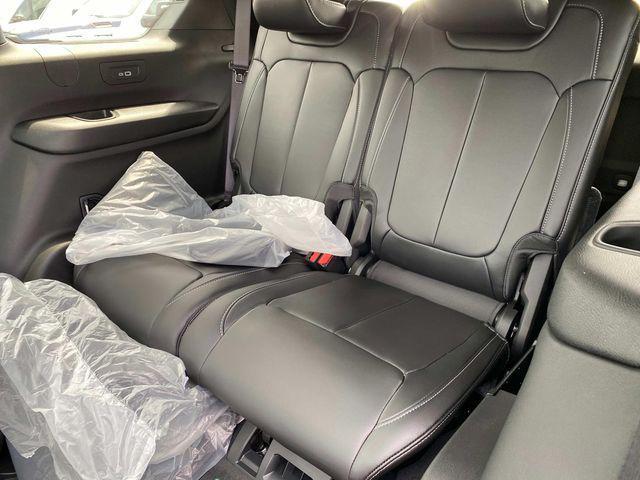 new 2025 Jeep Grand Cherokee L car, priced at $47,692