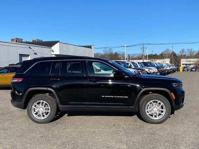 new 2025 Jeep Grand Cherokee car, priced at $43,970