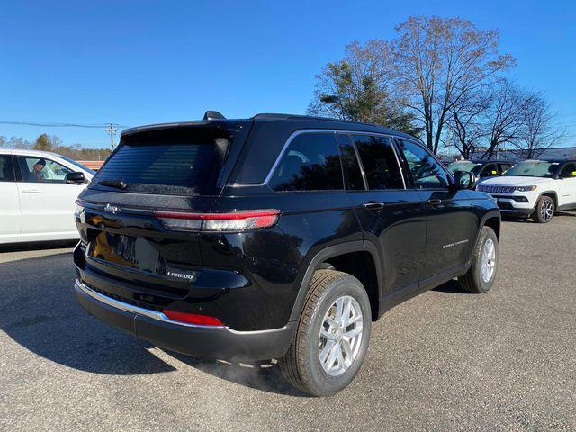 new 2025 Jeep Grand Cherokee car, priced at $43,970