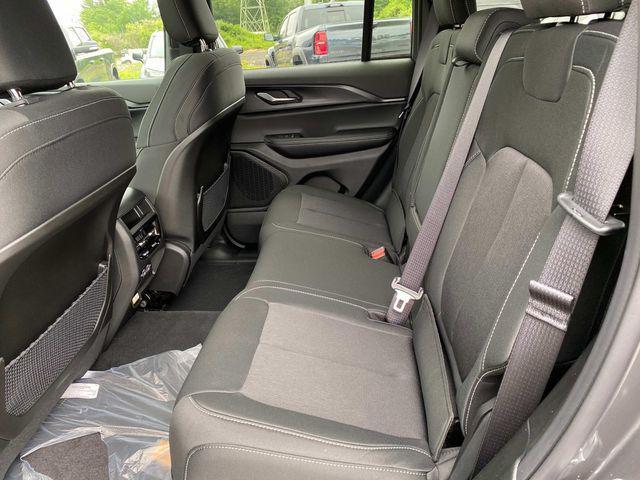 new 2025 Jeep Grand Cherokee car, priced at $41,772