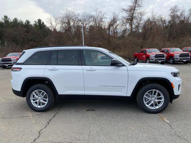 new 2025 Jeep Grand Cherokee car, priced at $43,375