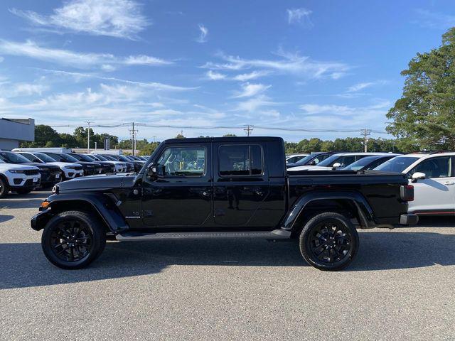 used 2022 Jeep Gladiator car, priced at $35,287