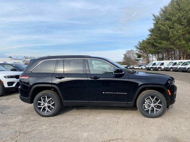 new 2025 Jeep Grand Cherokee car, priced at $49,810